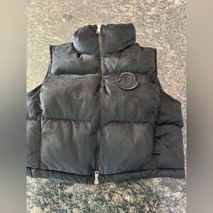 Moncler‎ Vest Women’s Black Soft Puffer Best. NWOT Pick Size